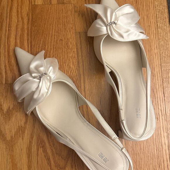 Stunning JW PEI Queena Floral Appliqué Slingback Kitten Heels Size 9.5 - Picture 3 of 3